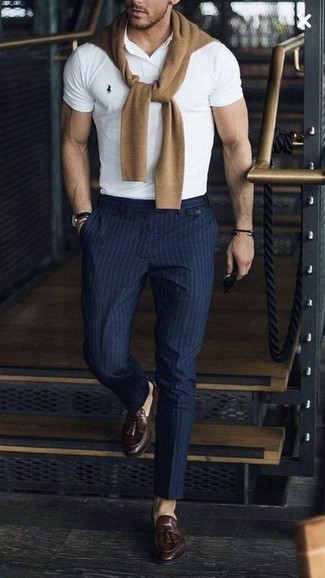 dunkelblaue vertikal gestreifte Chinohose von Pierre Cardin