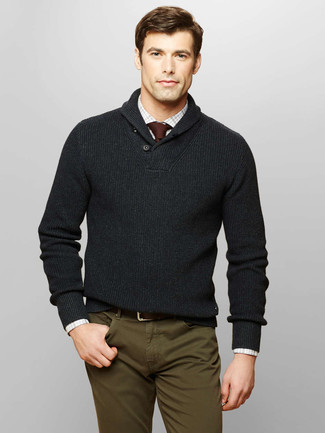 dunkelgrauer Pullover mit einem Schalkragen von BLEND
