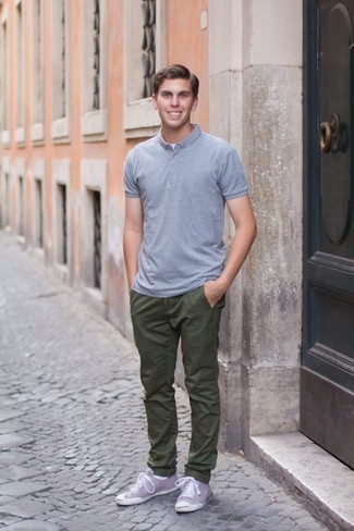 Lila niedrige Sneakers kombinieren – 36 Herren Outfits