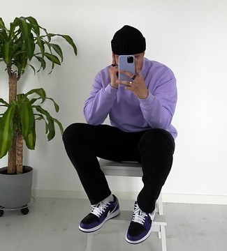 Lila niedrige Sneakers kombinieren – 36 Herren Outfits