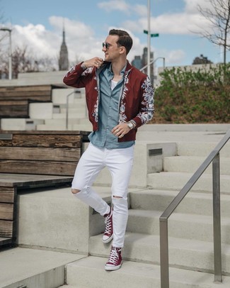 Rote und weiße hohe Sneakers aus Segeltuch kombinieren – 50 Herren Outfits