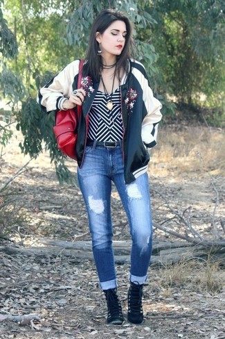 Roten Rucksack kombinieren – 8 Damen Outfits warm Wetter
