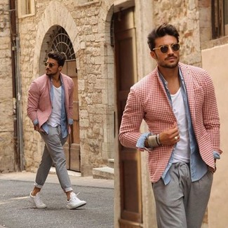 Rotes Sakko mit Vichy-Muster kombinieren – 3 Herren Outfits