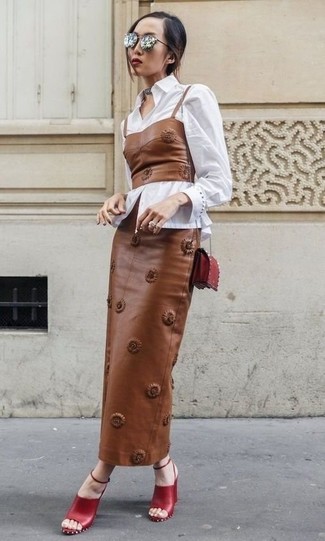 Welche Businesshemden mit roter Sandaletten zu tragen – 15 Damen Outfits