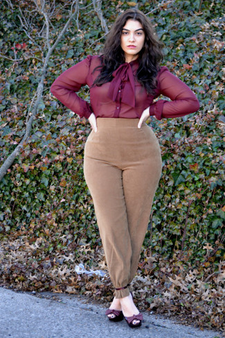 Welche Businesshemden mit roter Sandaletten zu tragen – 15 Damen Outfits