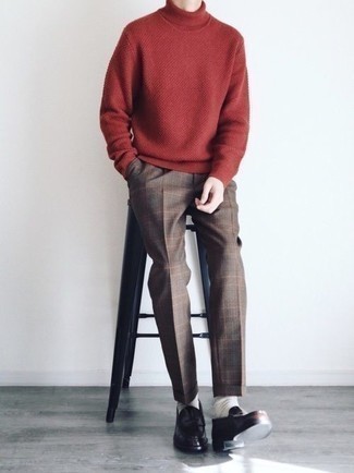 Roten Strick Wollrollkragenpullover kombinieren – 16 Herren Outfits