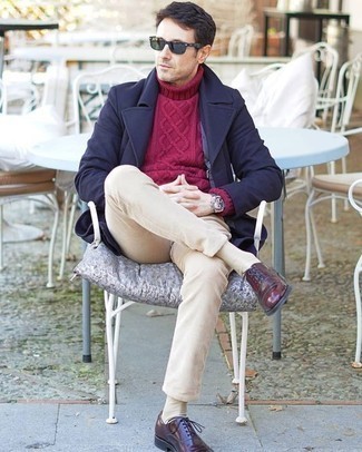 Roten Strick Wollrollkragenpullover kombinieren – 16 Herren Outfits