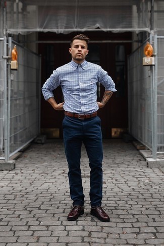 20 Jährige: Rote Leder Brogues kombinieren – 7 Herren Outfits