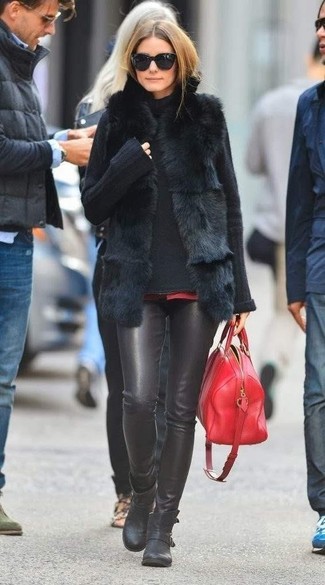 Rote Leder Reisetasche kombinieren – 8 Damen Outfits