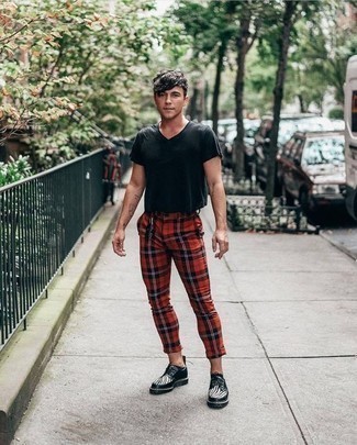 Rote Chinohose mit Schottenmuster kombinieren – 40 Herren Outfits