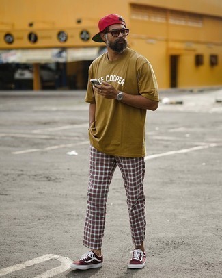 Rote Chinohose mit Schottenmuster kombinieren – 40 Herren Outfits