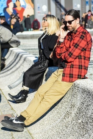 Rotes Flanell Langarmhemd mit Schottenmuster kombinieren – 27 Herren Outfits