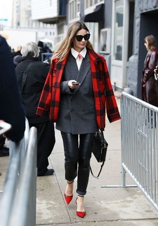 Rote Cabanjacke mit Schottenmuster kombinieren – 3 Damen Outfits