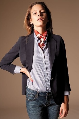 Roten bedruckten Schal kombinieren – 13 Damen Outfits