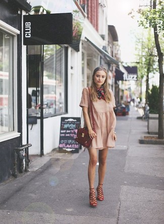Roten bedruckten Schal kombinieren – 13 Damen Outfits
