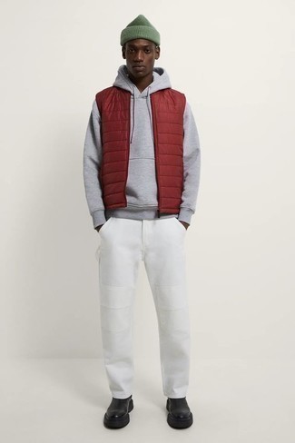 Rote gesteppte ärmellose Jacke kombinieren – 36 Herren Outfits