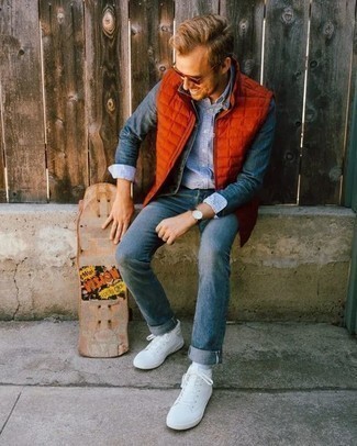 Rote gesteppte ärmellose Jacke kombinieren – 36 Herren Outfits