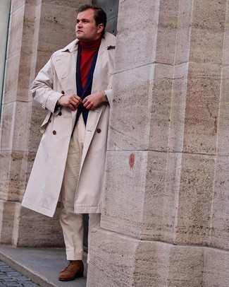 Wie roten Rollkragenpullover mit hellbeige Anzughose zu kombinieren – 7 Herren Outfits