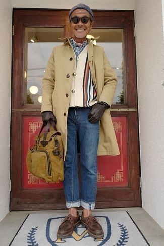 Rotbraune Chukka-Stiefel aus Leder kombinieren – 500+ Herren Outfits: Vereinigen Sie eine beige Regenjacke mit blauen Jeans für ein großartiges Wochenend-Outfit. Fühlen Sie sich mutig? Entscheiden Sie sich für rotbraunen Chukka-Stiefel aus Leder.