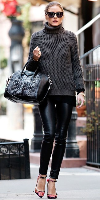 Olivia Palermo trägt dunkelgrauer Rollkragenpullover, schwarze enge Hose aus Leder, schwarze Shopper Tasche aus Leder, schwarze Sonnenbrille