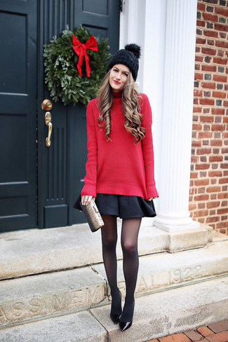 Schwarzen Skaterrock kombinieren – 212 Damen Outfits: Kombinieren Sie einen roten Strick Rollkragenpullover mit einem schwarzen Skaterrock, um einen stylischen, entspannten Look zu erhalten. Komplettieren Sie Ihr Outfit mit schwarzen Leder Pumps.