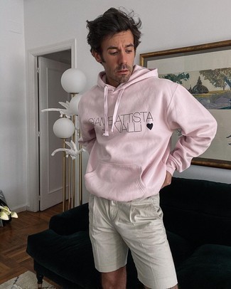rosa bedruckter Pullover mit einem Kapuze von Maison Margiela