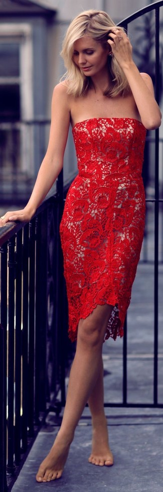 rotes figurbetontes Kleid aus Spitze von Monique Lhuillier