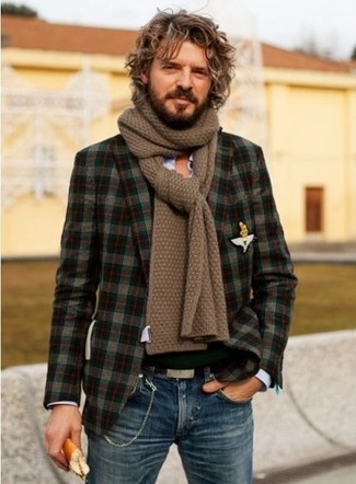 Braunen Schal kombinieren – 341 Herren Outfits: Kombinieren Sie ein braunes Sakko mit Schottenmuster mit einem braunen Schal für einen entspannten Wochenend-Look.