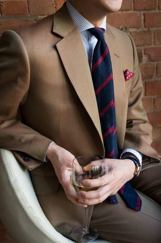 Braunes Sakko kombinieren – 500+ Herren Outfits: Erwägen Sie das Tragen von einem braunen Sakko und einer grauen Anzughose für einen stilvollen, eleganten Look.