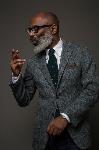 Dunkelgrüne gepunktete Krawatte kombinieren – 70 Herren Outfits: Tragen Sie ein graues Wollsakko mit Fischgrätenmuster und eine dunkelgrüne gepunktete Krawatte für eine klassischen und verfeinerte Silhouette.