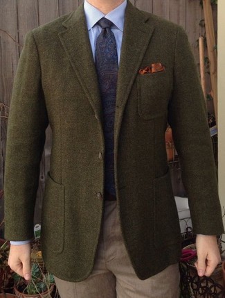 Olivgrünes Wollsakko kombinieren – 209 Herren Outfits: Geben Sie den bestmöglichen Look ab in einem olivgrünen Wollsakko und einer beige Anzughose.
