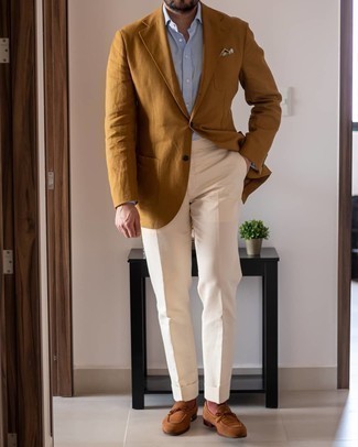 Wie Anzughose mit Slipper zu kombinieren – 500+ Sommer Herren Outfits: Vereinigen Sie ein rotbraunes Sakko mit einer Anzughose, um vor Klasse und Perfektion zu strotzen. Slipper sind eine perfekte Wahl, um dieses Outfit zu vervollständigen. Der Look ist ja Sommer pur.