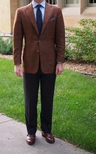 Welche Sakkos mit schwarzer Anzughose zu tragen – 428 Elegante Herren Outfits: Vereinigen Sie ein Sakko mit einer schwarzen Anzughose für eine klassischen und verfeinerte Silhouette. Braune Leder Oxford Schuhe sind eine perfekte Wahl, um dieses Outfit zu vervollständigen.