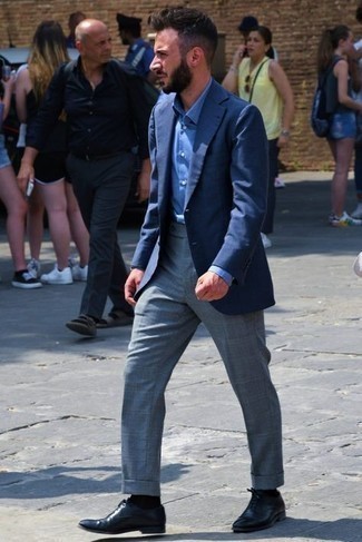 Graue Anzughose mit Schottenmuster kombinieren – 169 Herren Outfits: Entscheiden Sie sich für ein dunkelblaues Sakko und eine graue Anzughose mit Schottenmuster für einen stilvollen, eleganten Look. Fühlen Sie sich mutig? Wählen Sie dunkelblauen Leder Oxford Schuhe.