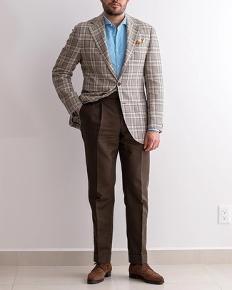 Dunkelbraune Anzughose kombinieren – 500+ Herren Outfits: Vereinigen Sie ein graues Sakko mit Schottenmuster mit einer dunkelbraunen Anzughose, um vor Klasse und Perfektion zu strotzen. Dunkelbraune Wildleder Derby Schuhe sind eine großartige Wahl, um dieses Outfit zu vervollständigen.