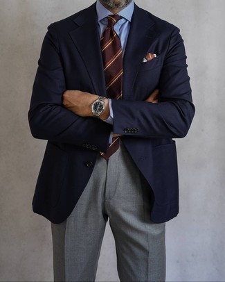 Dunkelbraune horizontal gestreifte Krawatte kombinieren – 172 Herren Outfits: Kombinieren Sie ein dunkelblaues Sakko mit einer dunkelbraunen horizontal gestreiften Krawatte, um vor Klasse und Perfektion zu strotzen.