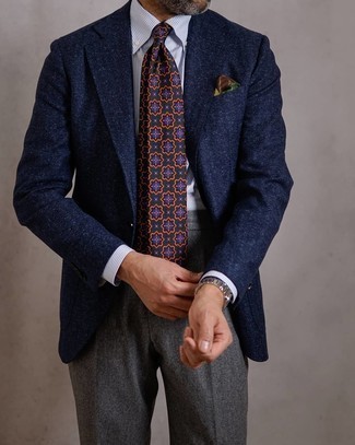 40 Jährige: Graue Anzughose kombinieren – 246 Herren Outfits: Kombinieren Sie ein dunkelblaues Sakko mit einer grauen Anzughose für einen stilvollen, eleganten Look.