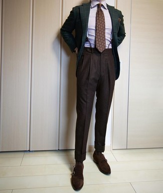 Dunkelgrünes Wollsakko mit Karomuster kombinieren – 27 Herren Outfits: Entscheiden Sie sich für einen klassischen Stil in einem dunkelgrünen Wollsakko mit Karomuster und einer dunkelbraunen Anzughose. Dieses Outfit passt hervorragend zusammen mit dunkelbraunen Doppelmonks aus Wildleder.