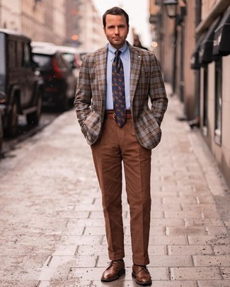Dunkelbraune Anzughose kombinieren – 500+ Herren Outfits: Vereinigen Sie ein braunes Wollsakko mit Schottenmuster mit einer dunkelbraunen Anzughose für eine klassischen und verfeinerte Silhouette. Ergänzen Sie Ihr Look mit braunen Leder Brogues.