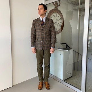Sakko mit Vichy-Muster kombinieren – 271 Herren Outfits: Kombinieren Sie ein Sakko mit Vichy-Muster mit einer olivgrünen Chinohose, um einen modischen Freizeitlook zu kreieren. Entscheiden Sie sich für braunen Doppelmonks aus Leder, um Ihr Modebewusstsein zu zeigen.