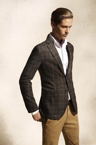 Dunkelbraunen Ledergürtel kombinieren – 500+ Frühling Herren Outfits: Kombinieren Sie ein dunkelgraues Sakko mit Schottenmuster mit einem dunkelbraunen Ledergürtel für einen entspannten Wochenend-Look. Dieses Outfit eignet sich perfekt für den Frühling.