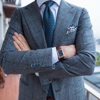graues Wollsakko mit Karomuster, weißes Businesshemd, dunkeltürkise bedruckte Krawatte, weißes und dunkelblaues bedrucktes Einstecktuch für Herren