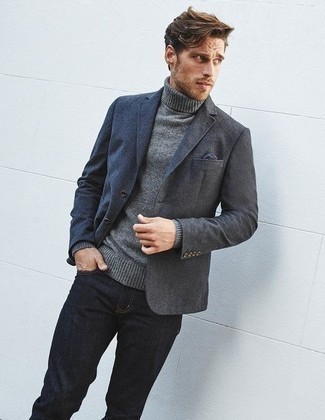 Wie grauen Rollkragenpullover mit grauen Wollsakkos zu kombinieren – 34 Herren Outfits: Kombinieren Sie ein graues Wollsakko mit einem grauen Rollkragenpullover, um einen eleganten, aber nicht zu festlichen Look zu kreieren.