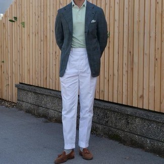 Mintgrüne Socken kombinieren – 100 Herren Outfits: Entscheiden Sie sich für Komfort in einem dunkelblauen Sakko mit Schottenmuster und mintgrünen Socken. Fühlen Sie sich ideenreich? Ergänzen Sie Ihr Outfit mit braunen Wildleder Slippern mit Quasten.