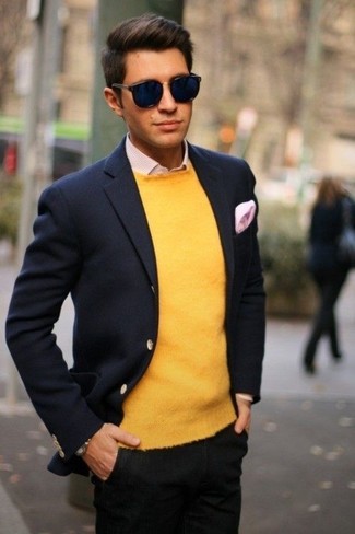 gelber Pullover mit einem Rundhalsausschnitt von Givenchy