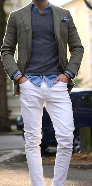 Dunkelgrünes Baumwollsakko kombinieren – 50 Herren Outfits: Kombinieren Sie ein dunkelgrünes Baumwollsakko mit weißen Jeans für einen für die Arbeit geeigneten Look.
