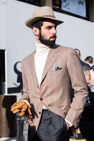Hellbeige Lederhandschuhe kombinieren – 70 Herren Outfits: Kombinieren Sie ein beige Sakko mit Schottenmuster mit hellbeige Lederhandschuhen für einen entspannten Wochenend-Look.