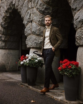 Wie Sakko mit Rollkragenpullovers zu kombinieren – 396 Elegante Herren Outfits: Kombinieren Sie ein Sakko mit einem Rollkragenpullover für Ihren Bürojob. Fühlen Sie sich mutig? Wählen Sie braunen Leder Oxford Schuhe.