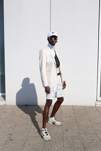 weiße und schwarze bedruckte Shorts von Marcelo Burlon County of Milan