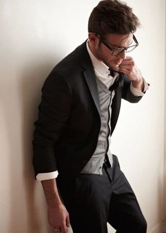 30 Jährige: Schwarze Krawatte kombinieren – 500+ Herren Outfits warm Wetter: Kombinieren Sie ein schwarzes Sakko mit einer schwarzen Krawatte, um vor Klasse und Perfektion zu strotzen.